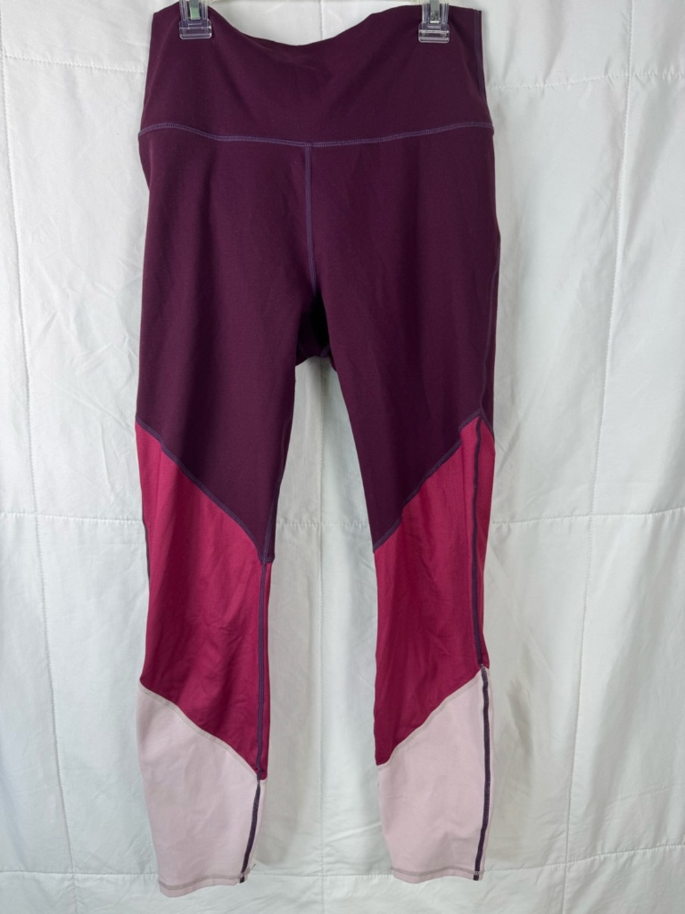 Fabletics PowerHold Capri Leggings Colorblock Burgundy Pink Size‎ M